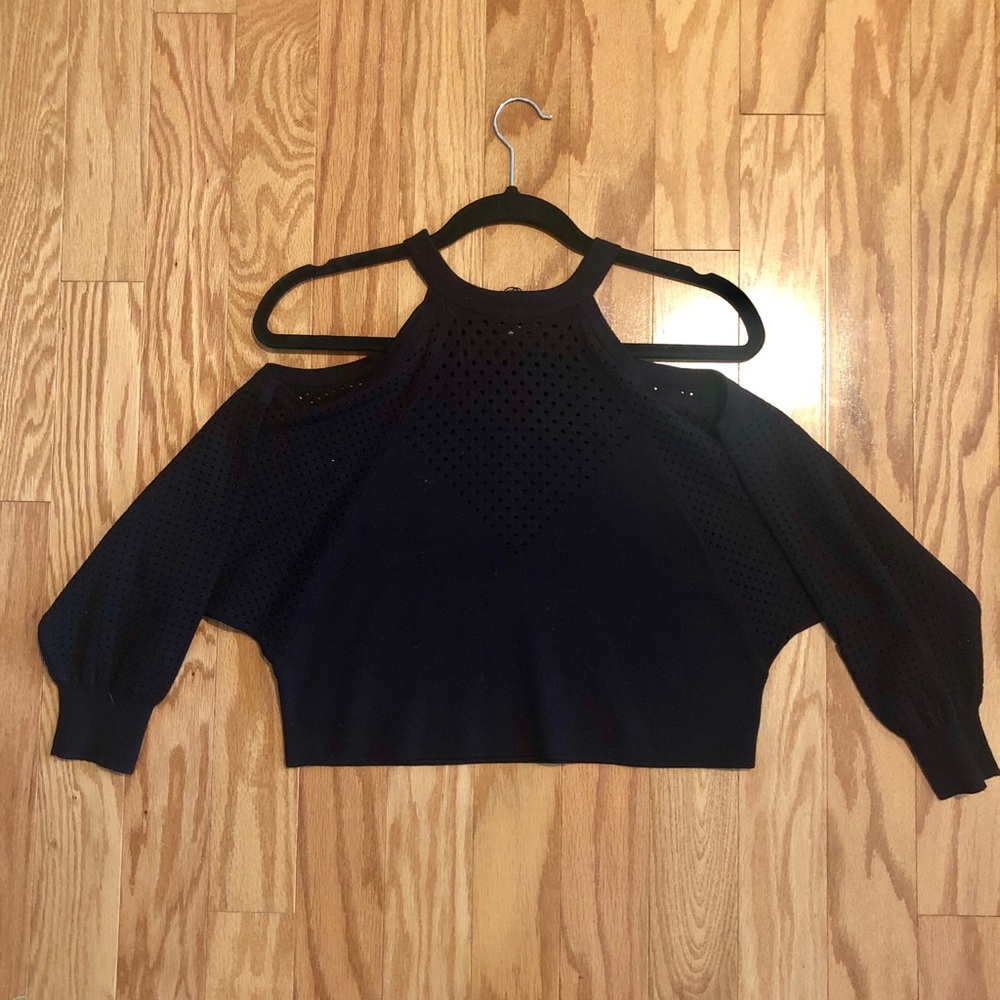 Black cold shoulder crop top